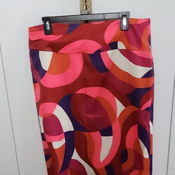 New York & Company Geo Print Midi Skirt/Pleaded Front & Wide Waist Size L - Picture 4 of 4